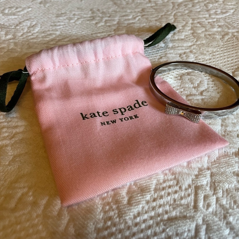 Kate Spade crystal bow bangle bracelet - Picture 1 of 4